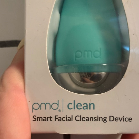 PMD Clean Smart Facial Cleansing Device - Picture 5 of 6